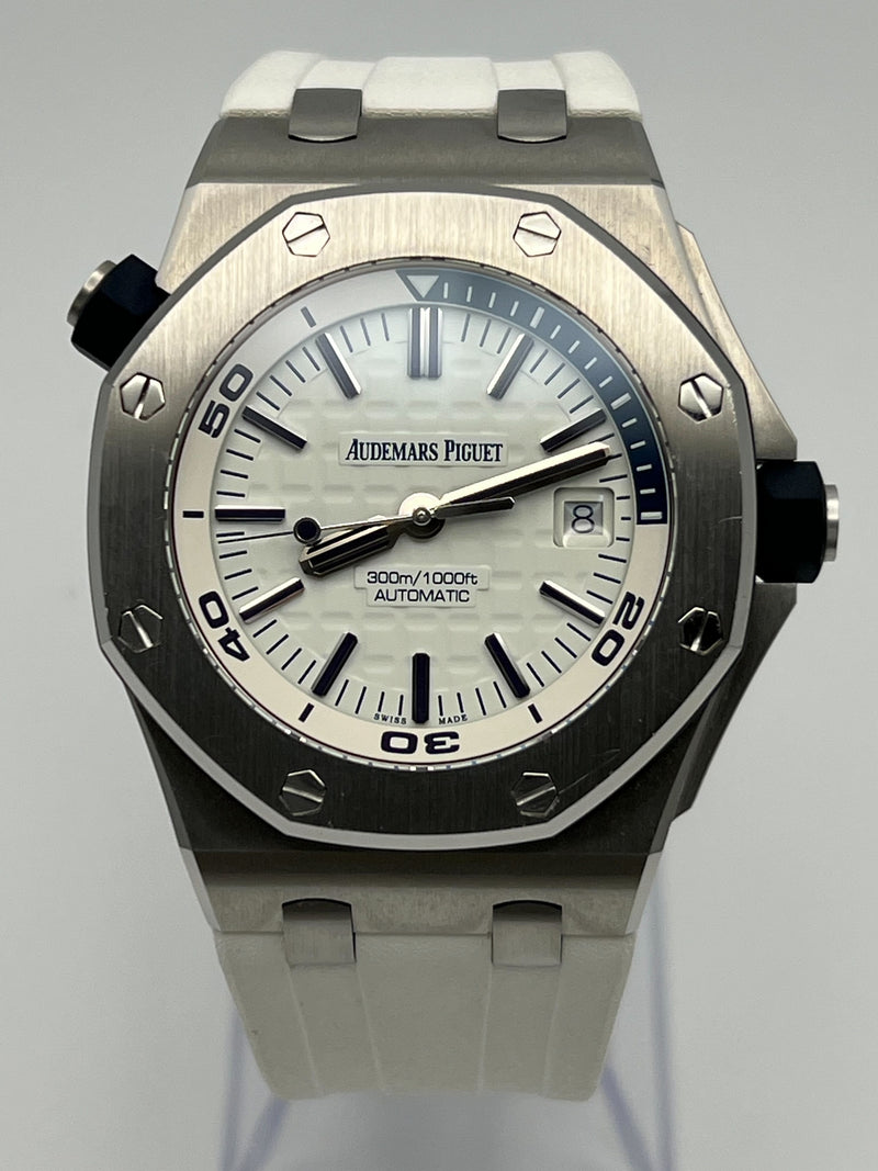 Audemars Piguet Royal Oak Offshore 15710ST.OO.A010CA.01 Diver Stainless Steel White Dial